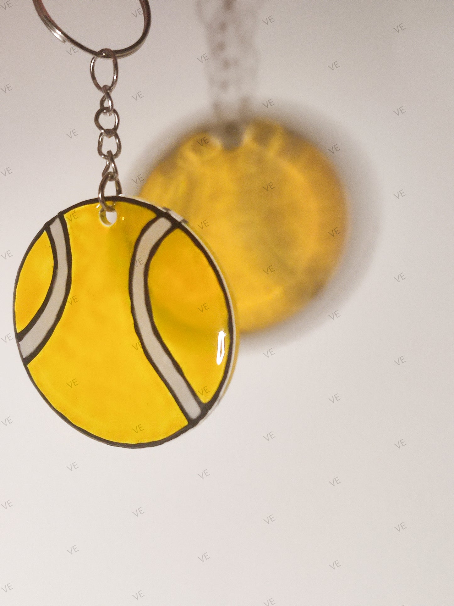 Round tenisball keychain